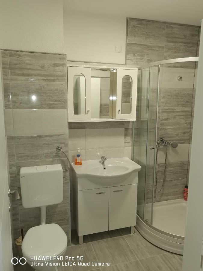 בוסנסקה קרופה Apartmens Una מראה חיצוני תמונה